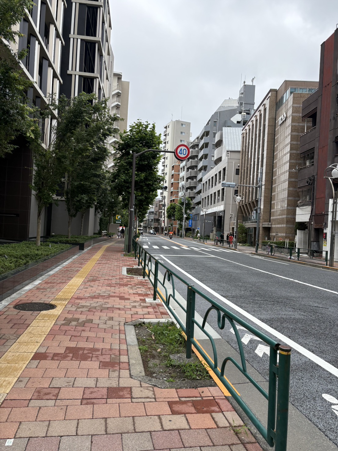 そのまままっすぐ進む